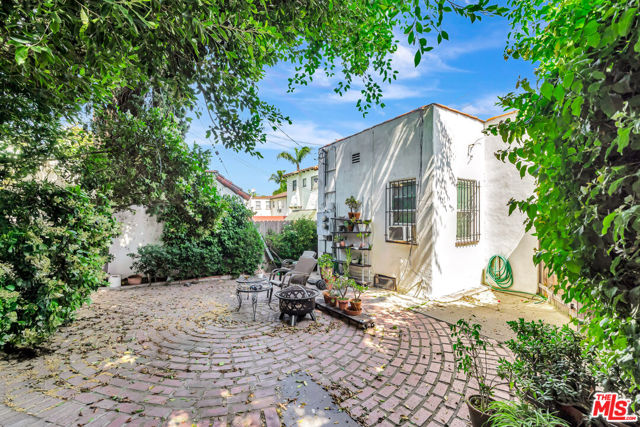 4112 Tracy Street, Los Angeles CA: https://media.crmls.org/mediaz/ae6dd7a8-2a44-4cb3-801f-74f7385f331e.jpg
