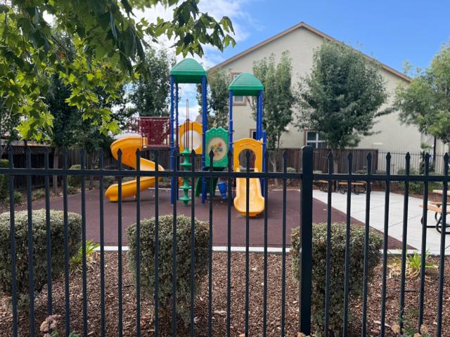 1600 Panorama Drive, Hollister CA: https://media.crmls.org/mediaz/ae6fb228-752b-4517-9cd0-da38831b9112.jpg