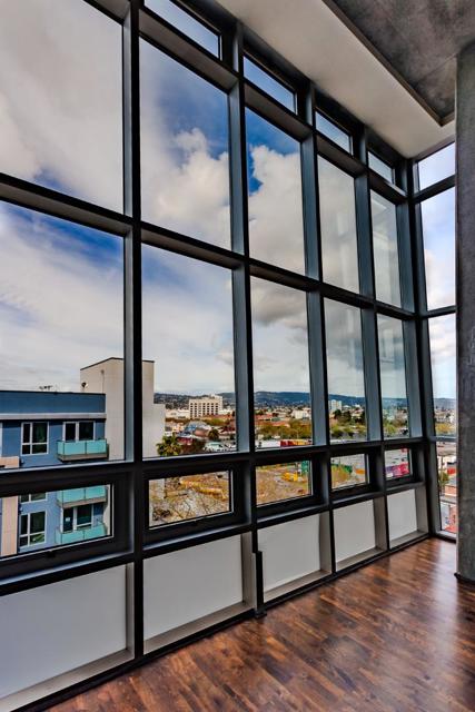 311 Oak Street, Oakland CA: https://media.crmls.org/mediaz/ae6fbd86-a250-4fca-baa2-39f1629d57d4.jpg
