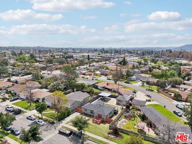 910 Arwin Street, Pasadena CA: https://media.crmls.org/mediaz/ae700708-95a6-4998-bbe8-1ad06c24b135.jpg