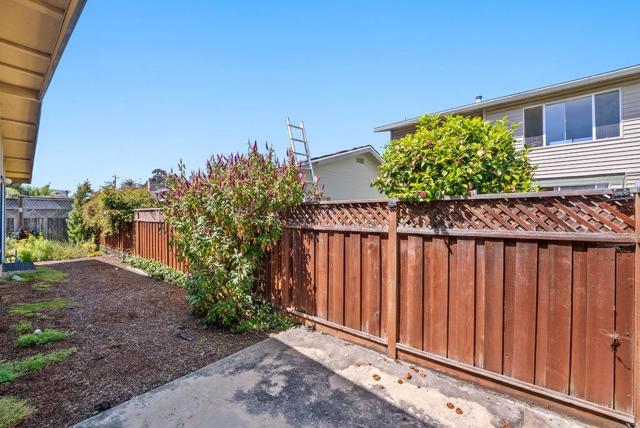 208 Valencia Avenue, Aptos CA: https://media.crmls.org/mediaz/ae70e712-0b68-4c86-9806-04d3579c058d.jpg