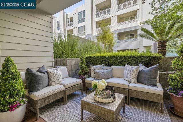 1655 N CALIFORNIA, Walnut Creek CA: https://media.crmls.org/mediaz/ae712cfb-b4eb-45fc-b6f3-2f6c5f01364a.jpg