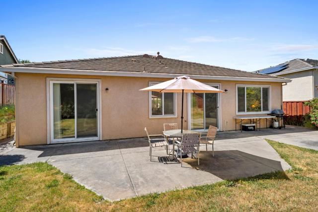 1085 Oakpoint Drive, Bay Point CA: https://media.crmls.org/mediaz/ae716926-a565-4fd9-9eeb-c76cc94883ab.jpg