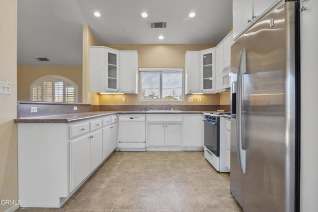 Detail Gallery Image 10 of 33 For 17355 La Junta St, Hesperia,  CA 92345 - 3 Beds | 2 Baths