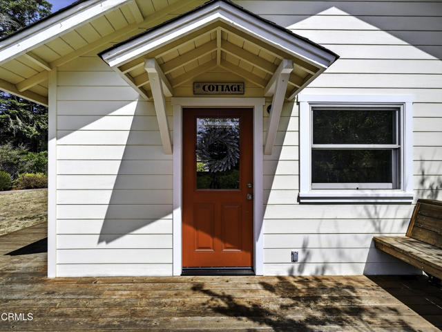 Detail Gallery Image 3 of 39 For 10392 Hills Rd, Mendocino,  CA 95460 - 2 Beds | 1 Baths
