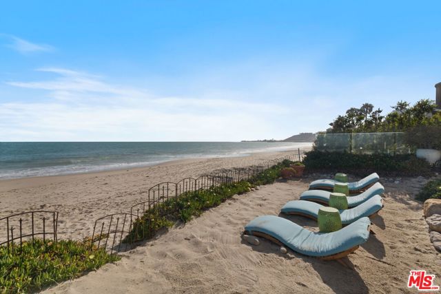22416 Pacific Coast Highway, Malibu CA: https://media.crmls.org/mediaz/ae719d4e-1a31-4b79-9349-591eb482420a.jpg