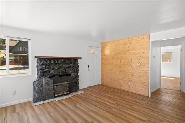 773 W Aeroplane Boulevard, Big Bear CA: https://media.crmls.org/mediaz/ae71f9cf-15f6-4d55-b85d-8dcfc3f3f56e.jpg