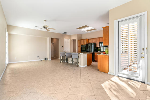 35882 Royal Sage Court, Palm Desert CA: https://media.crmls.org/mediaz/ae726d38-eb16-45dc-a407-262925248436.jpg