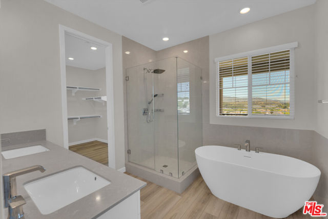 23755 Orange Blossom Drive, Newhall CA: https://media.crmls.org/mediaz/ae726ff6-46a4-4275-a81d-bb5bfe6b9ec2.jpg