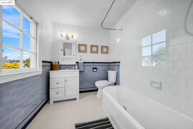5605 Picardy Dr, Oakland CA: https://media.crmls.org/mediaz/ae728b74-b450-49aa-a04e-7fa959f2ded1.jpg