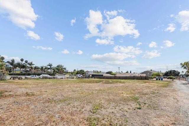 1587 Triton St, Carlsbad CA: https://media.crmls.org/mediaz/ae72ed22-b4b3-4102-a31a-38bb95de3f26.jpg