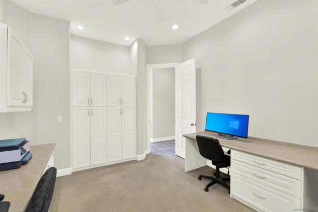 17342 Tam O Shanter Dr, Poway CA: https://media.crmls.org/mediaz/ae7338cf-7b36-4624-8569-71997f79c380.jpg