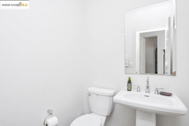 5153 MANIAGO WAY, Antioch CA: https://media.crmls.org/mediaz/ae736ef4-1a50-4a38-a414-30d0fecd73ed.jpg