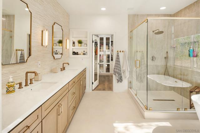 10528 Pinion Trl, Escondido CA: https://media.crmls.org/mediaz/ae74d1e6-75ae-4e39-afe9-711dd7382456.jpg