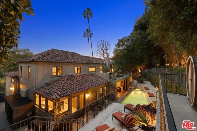 3300 N Knoll Drive, Los Angeles CA: https://media.crmls.org/mediaz/ae7631a7-21b8-4dbc-99e3-7182af09319c.jpg