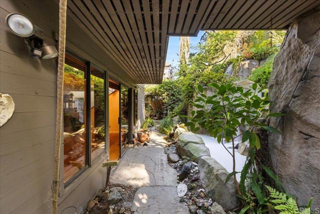 Detail Gallery Image 65 of 75 For 2871 Brant St, San Diego,  CA 92103 - 3 Beds | 3/1 Baths