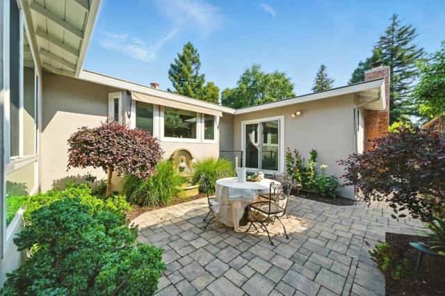 263 W Oakwood Boulevard, Redwood City CA: https://media.crmls.org/mediaz/ae769791-c35a-4201-a242-3de048db2aab.jpg