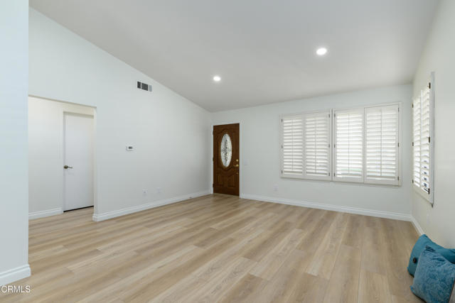 Detail Gallery Image 14 of 33 For 44112 Village 44, Camarillo,  CA 93012 - 2 Beds | 2 Baths