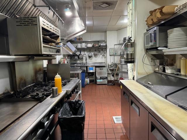 1688 1688 Decoto Road, Union City CA: https://media.crmls.org/mediaz/ae77ac4b-36f5-45a0-b6f2-d7e1331337be.jpg