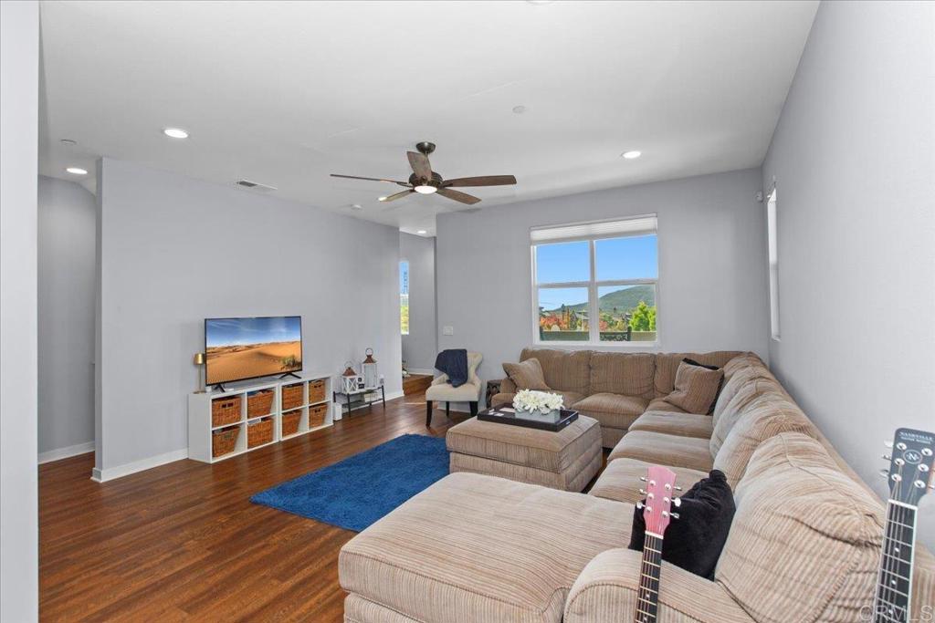 1213 Baker Street - photo 12