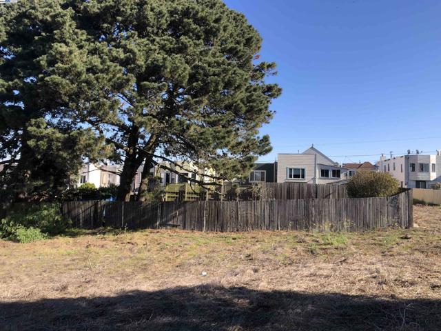 Image 15 of 19 For 146 Guttenberg St