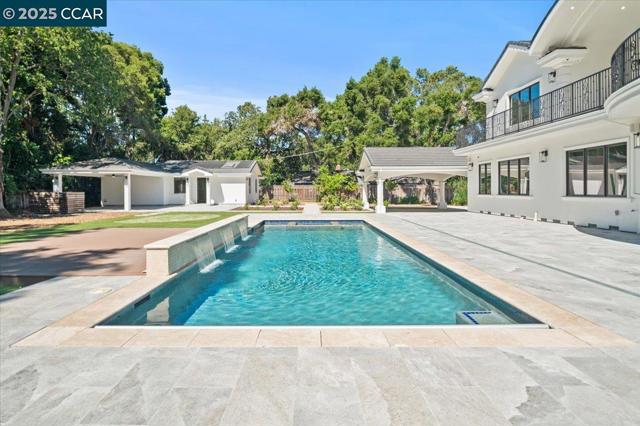 74 Middlefield Rd, Atherton CA: https://media.crmls.org/mediaz/ae78d9df-e161-4f0d-88fa-7aec4f29f5bd.jpg