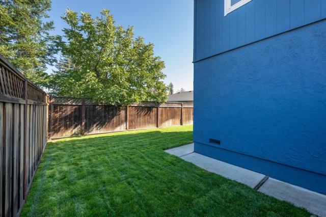 1035 Valota Road, Redwood City CA: https://media.crmls.org/mediaz/ae78ea98-70ae-48a0-a76c-3cf488fd44fa.jpg