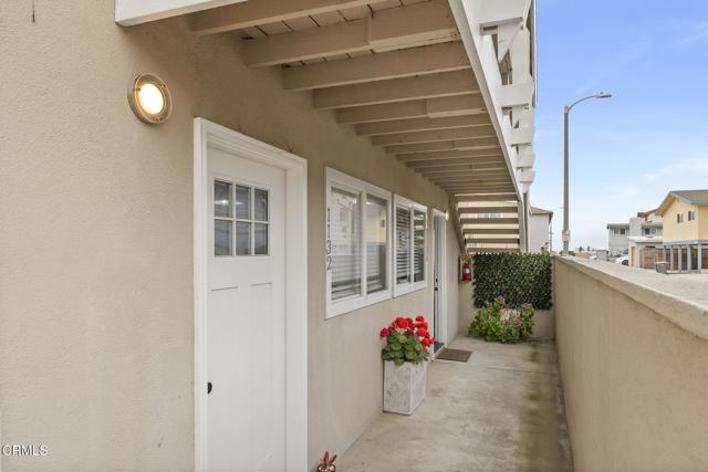 1132 1142 Pittsfield Lane, Ventura CA: https://media.crmls.org/mediaz/ae793e3e-441c-4618-b510-526fc6ff721d.jpg