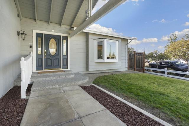 2805 Gazelle Drive, Campbell CA: https://media.crmls.org/mediaz/ae794907-a006-4c1e-8472-b4a1bfa73e63.jpg