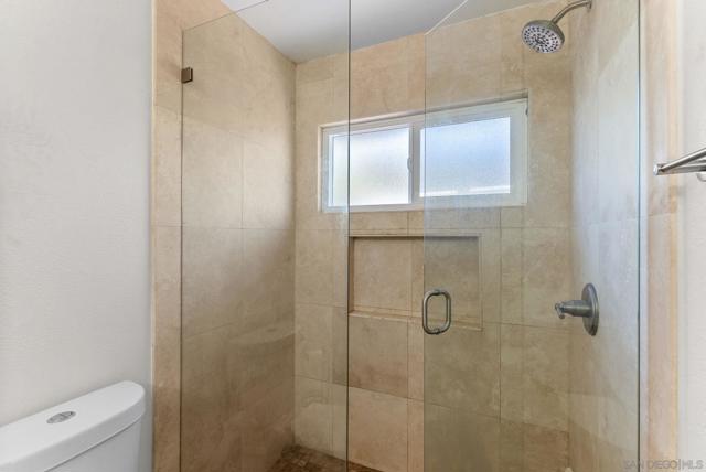 925 Moody Dr, Escondido CA: https://media.crmls.org/mediaz/ae795e56-0728-43f6-8034-a069968148f8.jpg