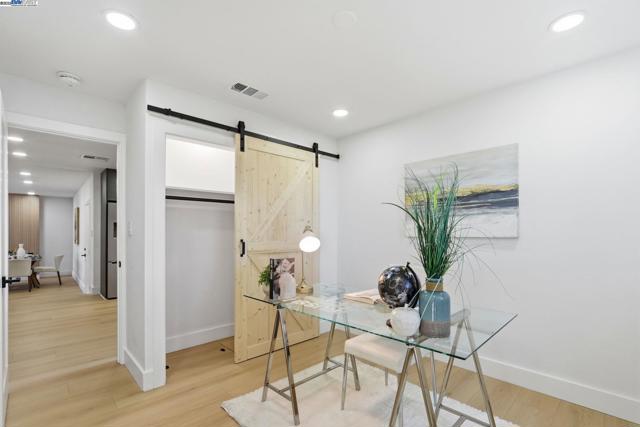 32252 Coronation dr, Union City CA: https://media.crmls.org/mediaz/ae7969a4-0339-4cb1-a99f-f3b7e4918361.jpg