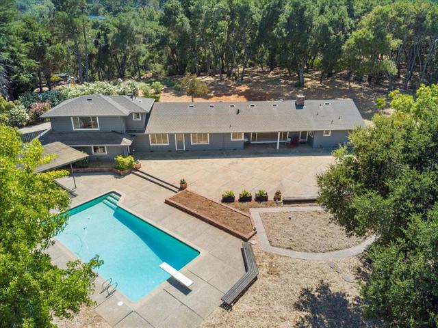 19660 Bainter Way, Los Gatos CA: https://media.crmls.org/mediaz/ae7a032c-2be7-4547-a372-9b78a3eb79e5.jpg