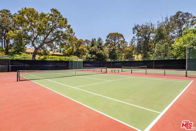 20055 Avenue Of The Oaks, Newhall CA: https://media.crmls.org/mediaz/ae7a2909-fdcb-48f0-9dfc-9c386d68c2ef.jpg