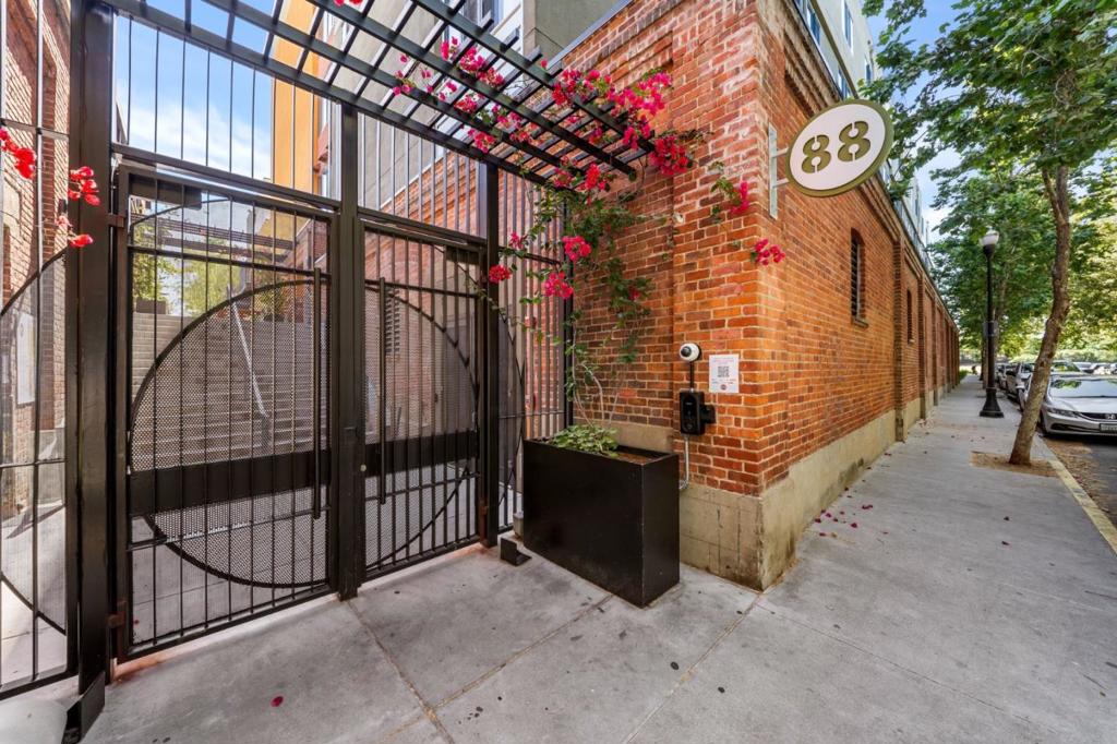88 Bush Street #2206
