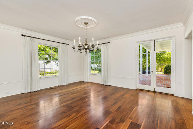 1184 Arden Road, Pasadena CA: https://media.crmls.org/mediaz/ae7a4e3c-f7cd-467e-aa9e-ed850c33d0a3.jpg