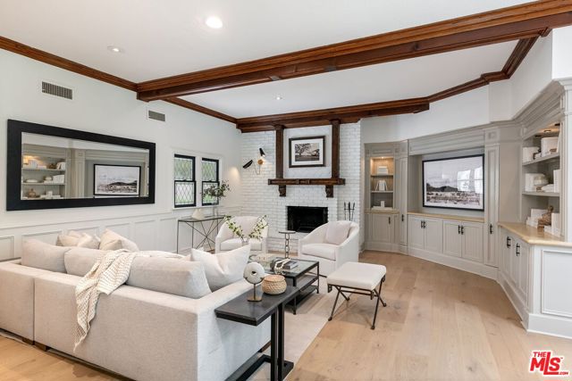 19159 Rosita Street, Tarzana CA: https://media.crmls.org/mediaz/ae7a5e1b-401b-4108-89be-ad99473777dc.jpg