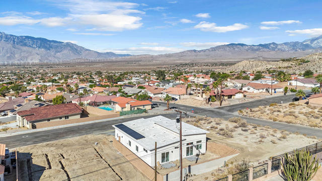 66778 Casa Grande Drive, Desert Hot Springs CA: https://media.crmls.org/mediaz/ae7ab138-54a2-4a27-8d1f-63eed84bef11.jpg