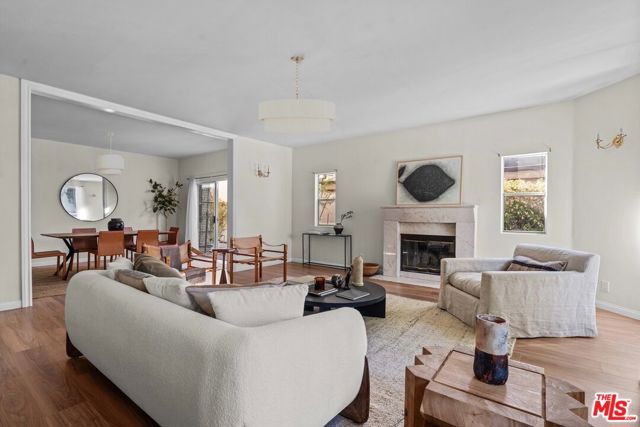 1524 Franklin Street, Santa Monica CA: https://media.crmls.org/mediaz/ae7ad926-a1eb-4530-ba09-c9964a40cd3e.jpg