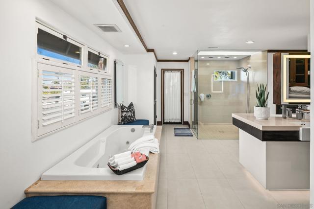 1728 West Lewis, San Diego CA: https://media.crmls.org/mediaz/ae7b3a1a-7b8d-4724-b290-e0e29e464cee.jpg