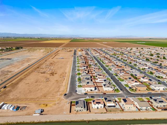 2504 Vista Del Mar Lane, Imperial CA: https://media.crmls.org/mediaz/ae7b7df2-c9ed-48c4-87cc-b922cdaabcf1.jpg