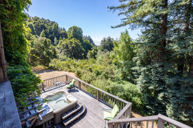 994 Laurel Grove Drive, Soquel CA: https://media.crmls.org/mediaz/ae7bb0b5-bcef-436f-be7c-41e6828bb7f1.jpg