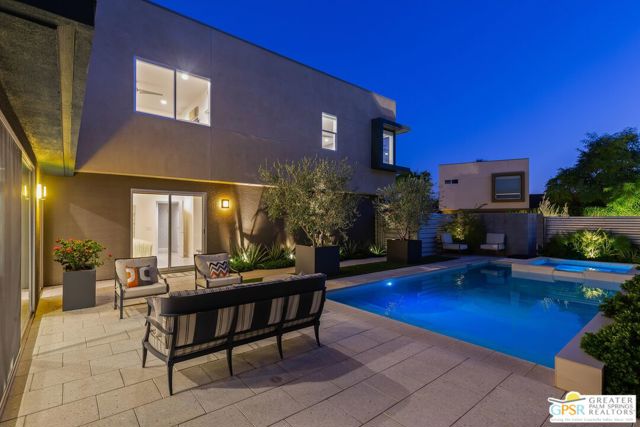 1062 Hunter Drive, Palm Springs CA: https://media.crmls.org/mediaz/ae7cc485-ecb7-4798-978b-a5ac31770580.jpg