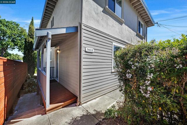 940 East St, Lafayette CA: https://media.crmls.org/mediaz/ae7efff0-c619-4b7a-bd68-bcdd8188e9b4.jpg