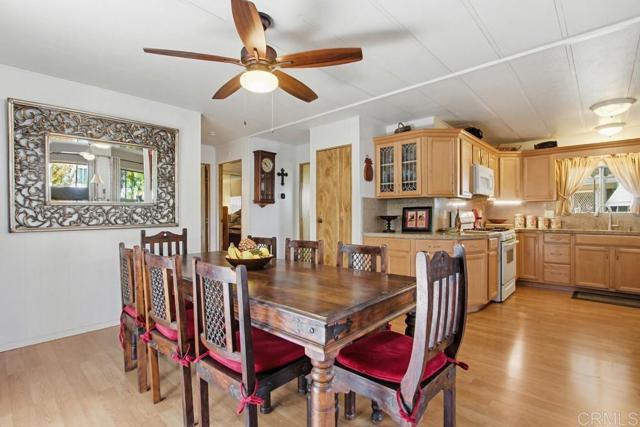 Detail Gallery Image 9 of 45 For 2250 N Broadway #9,  Escondido,  CA 92026 - 2 Beds | 2 Baths