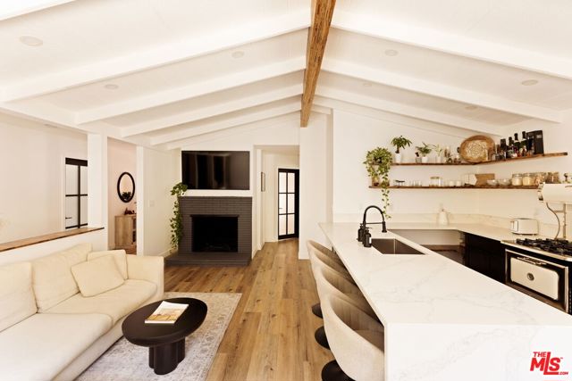8329 Kirkwood Drive, Los Angeles CA: https://media.crmls.org/mediaz/ae7f2fa2-46ae-4a0c-82e5-43f055cbf826.jpg