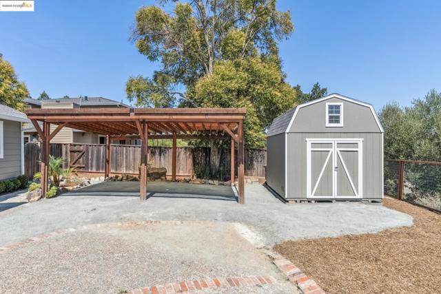 1051 Kaski Ln, Concord CA: https://media.crmls.org/mediaz/ae8077dd-90a5-4876-a292-5d2f167275e4.jpg
