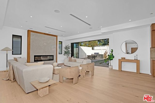 17509 Martha Street photo 6