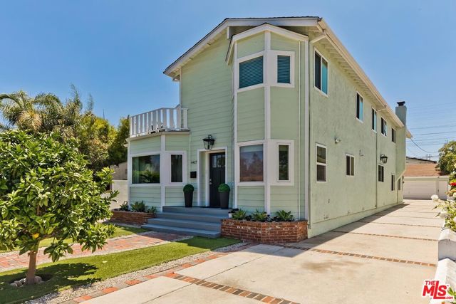 4417 Campbell Drive, Los Angeles CA: https://media.crmls.org/mediaz/ae80aaf3-04fd-450f-b7f5-a7f141cd7437.jpg