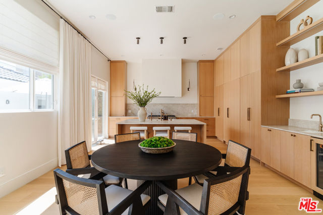 4508 Vesper Avenue, Sherman Oaks CA: https://media.crmls.org/mediaz/ae810b89-e7a4-4146-aa4f-9cd10924a3c4.jpg