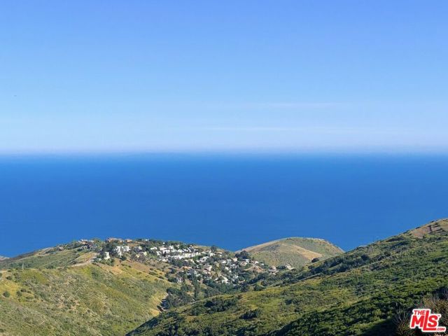 26343 Lockwood Road, Malibu CA: https://media.crmls.org/mediaz/ae816e65-58ad-4042-8ba2-876efe886f42.jpg